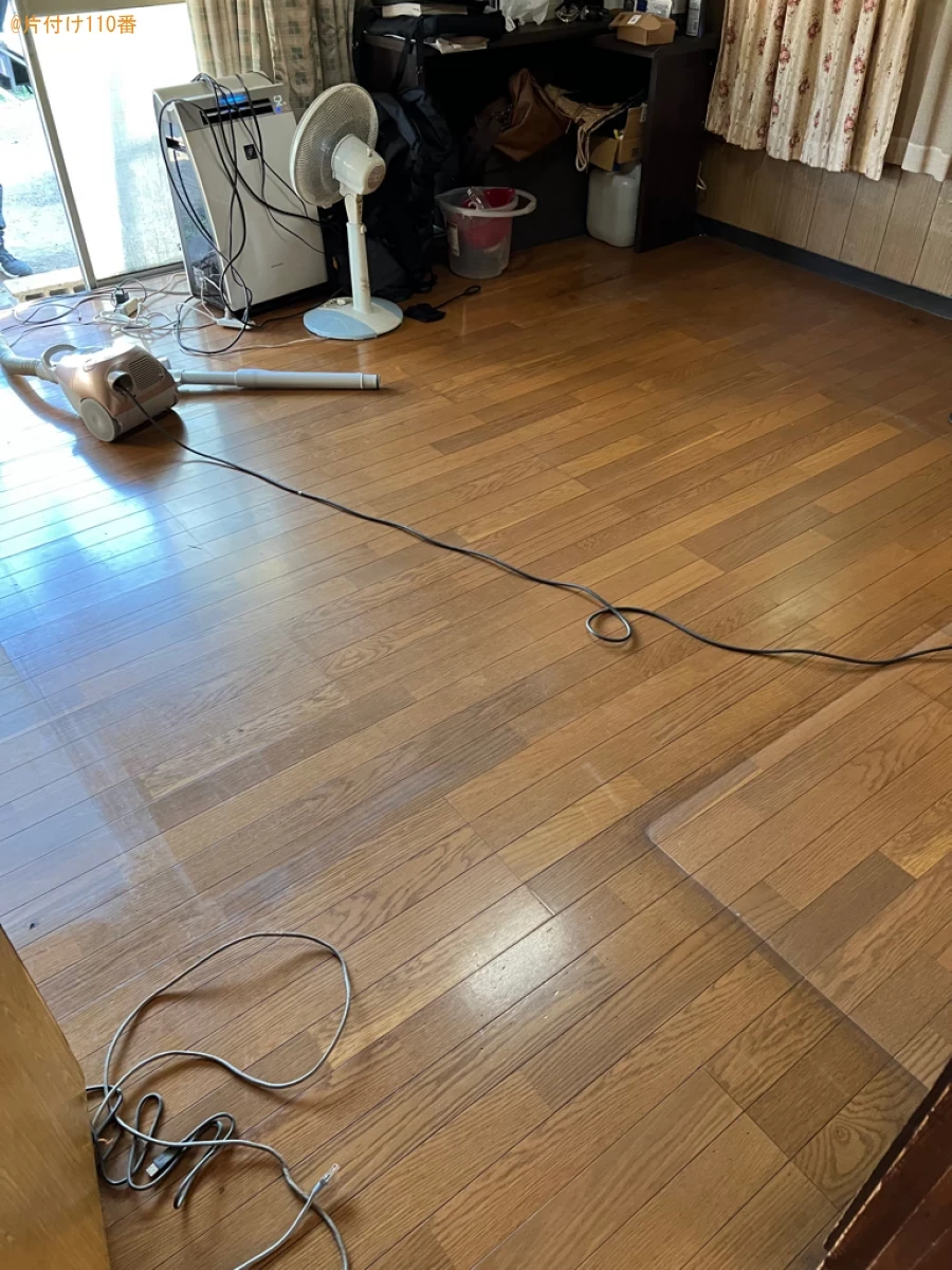 PCモニタ、マットレス付きシングルベッド、本棚、タンス等の回収