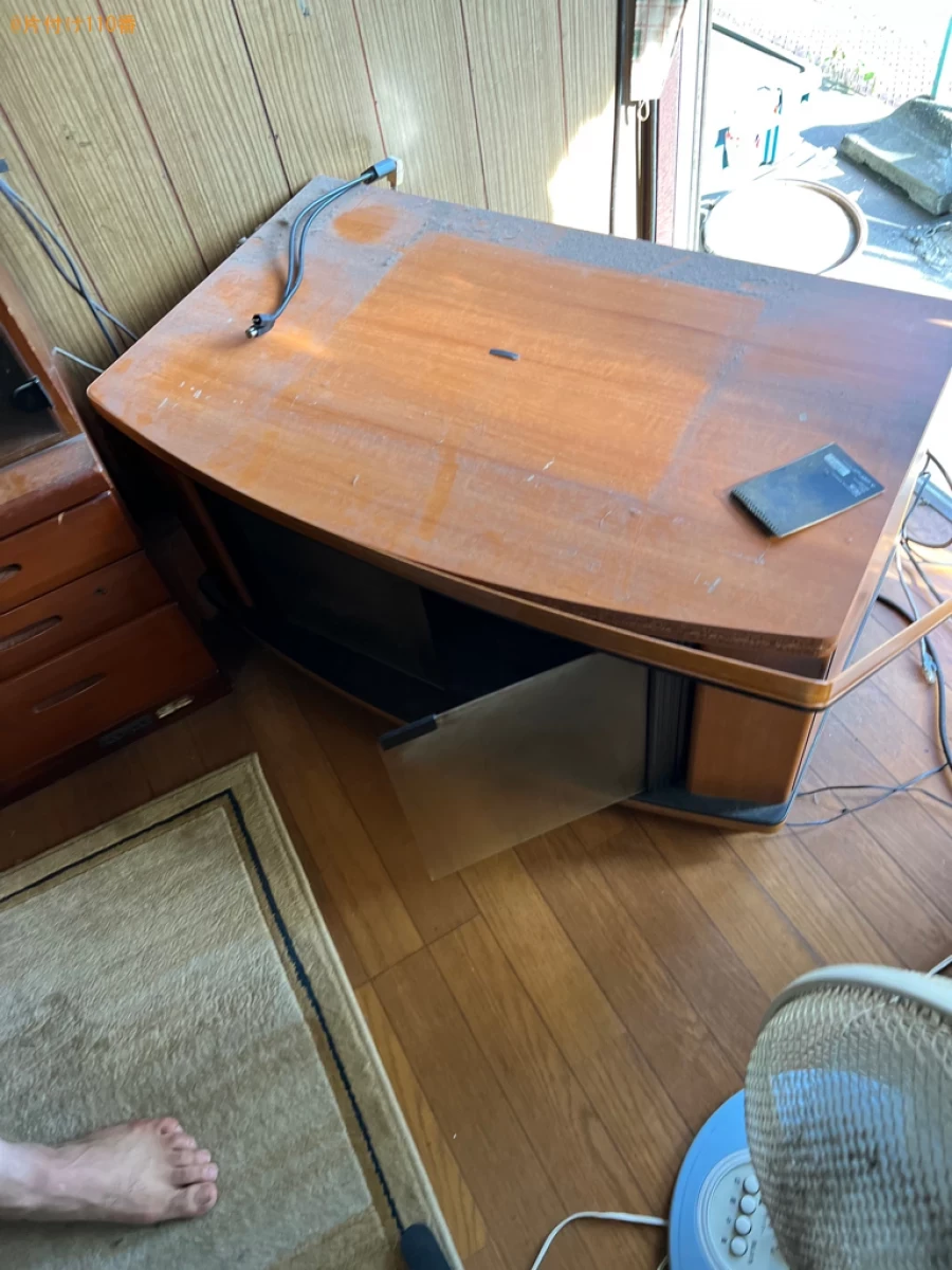 PCモニタ、マットレス付きシングルベッド、本棚、タンス等の回収